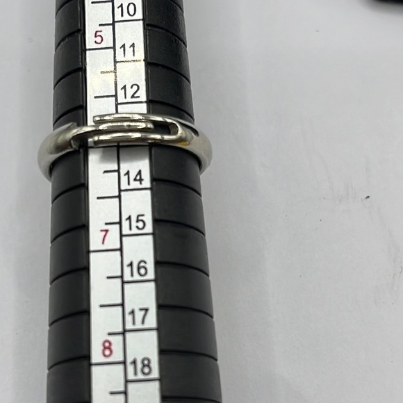 Vintage Sarah Coventry Black Stone And Silver Tone Halo Ring 1964 Size 6-7 - Picture 9 of 11